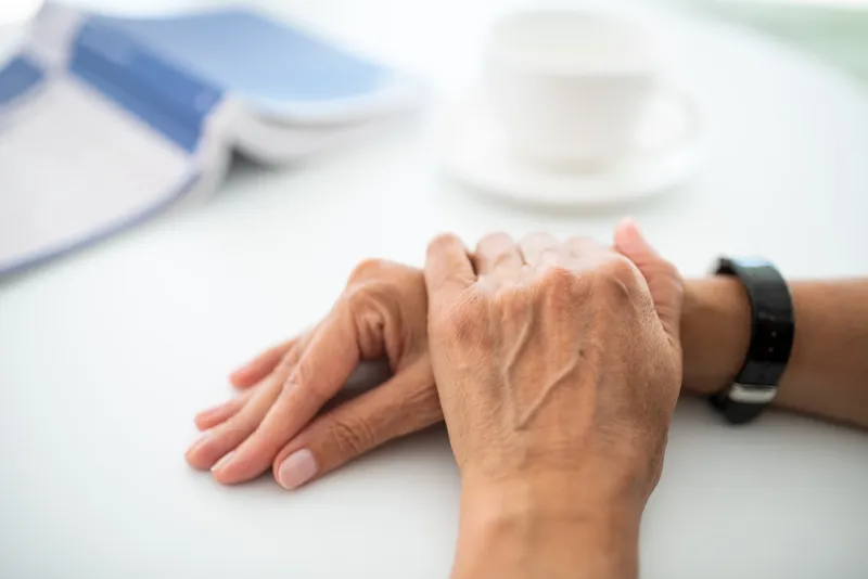 Behandlingar och lindring vid skakiga händer